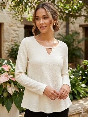 Xhilaration Cream Textured Long Sleeve Top with Keyhole